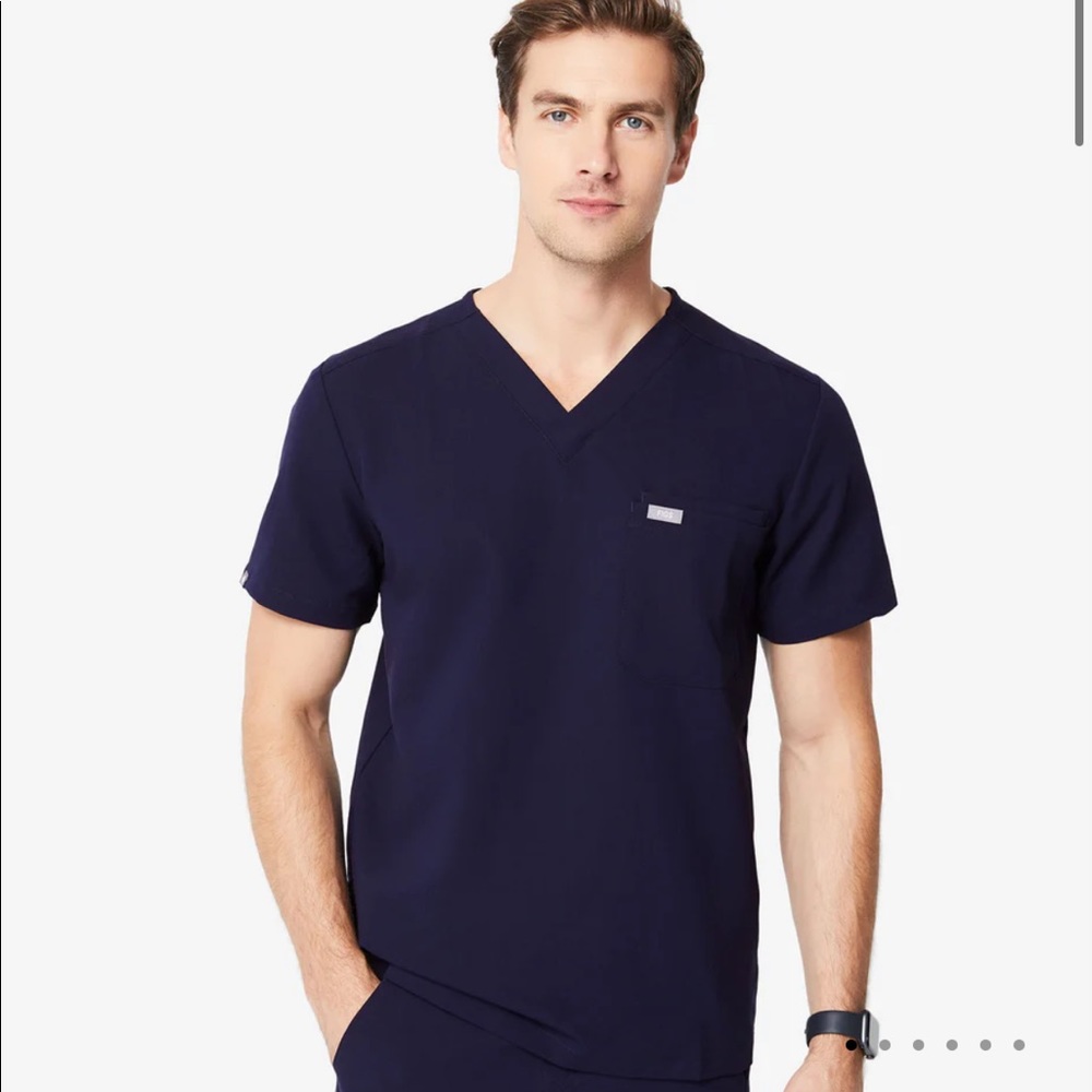 Men’s Navy Figs- Leon 3 Pocket Scrub Top - Size M